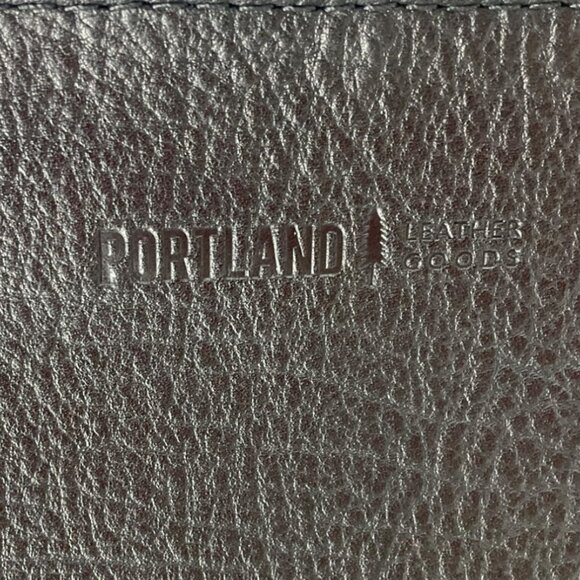 Portland Leather Goods Black Pebbled Leather Triangle Shoulder Bag - Picture 3 of 15